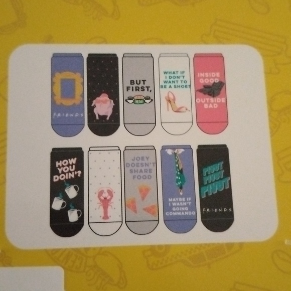 10-Pair Friends Low Cut Socks - Picture 6 of 6